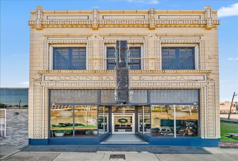 339 MADISON AVE, Memphis, Tennessee 38103, 3 Bedroom Bedrooms, 11 Room Rooms,3.1 BathroomBathrooms,Residential,For Sale,MADISON,0,10218546