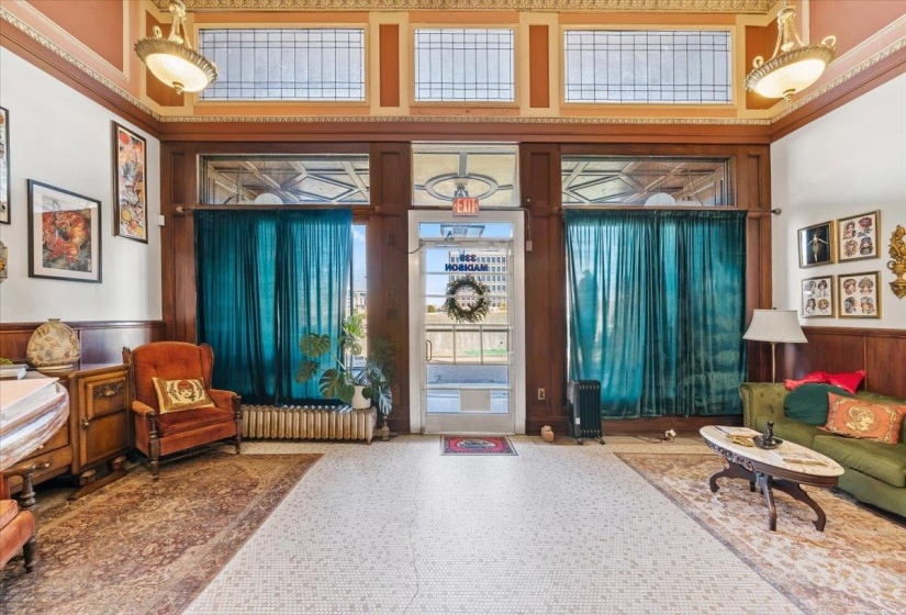339 MADISON AVE, Memphis, Tennessee 38103, 3 Bedroom Bedrooms, 11 Room Rooms,3.1 BathroomBathrooms,Residential,For Sale,MADISON,0,10218546