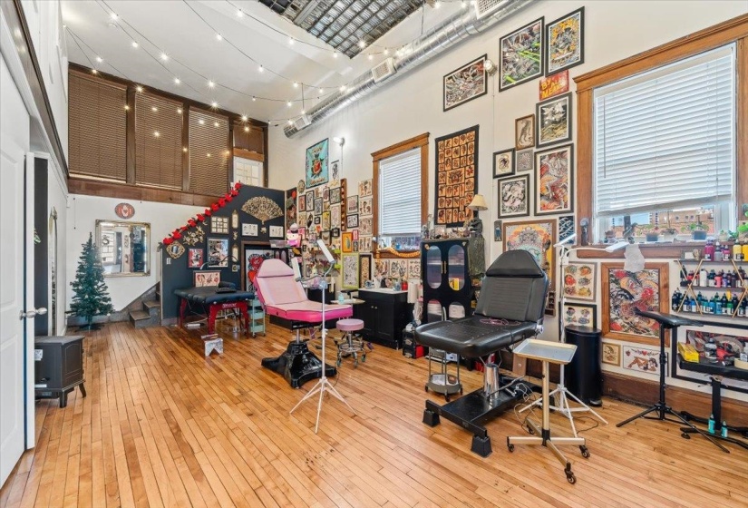 339 MADISON AVE, Memphis, Tennessee 38103, 3 Bedroom Bedrooms, 11 Room Rooms,3.1 BathroomBathrooms,Residential,For Sale,MADISON,0,10218546