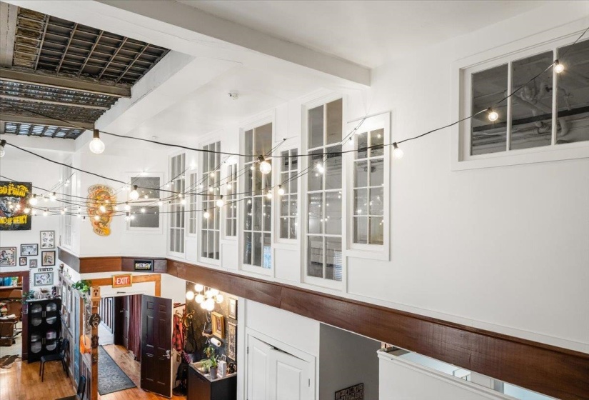 339 MADISON AVE, Memphis, Tennessee 38103, 3 Bedroom Bedrooms, 11 Room Rooms,3.1 BathroomBathrooms,Residential,For Sale,MADISON,0,10218546