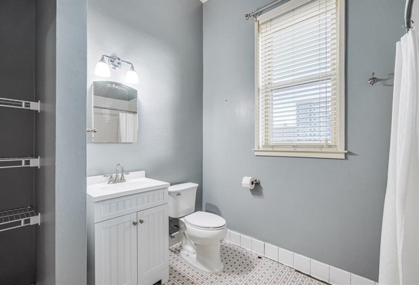 339 MADISON AVE, Memphis, Tennessee 38103, 3 Bedroom Bedrooms, 11 Room Rooms,3.1 BathroomBathrooms,Residential,For Sale,MADISON,0,10218546
