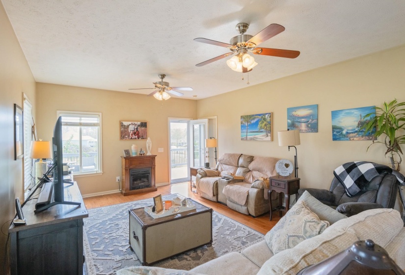 198 YARBRO HARBOR DR, Decaturville, Tennessee 38329, 3 Bedroom Bedrooms, 11 Room Rooms,3 BathroomBathrooms,Residential,For Sale,YARBRO HARBOR,0,10218557