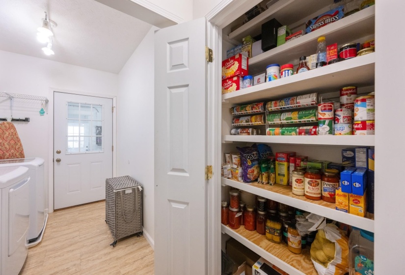 198 YARBRO HARBOR DR, Decaturville, Tennessee 38329, 3 Bedroom Bedrooms, 11 Room Rooms,3 BathroomBathrooms,Residential,For Sale,YARBRO HARBOR,0,10218557