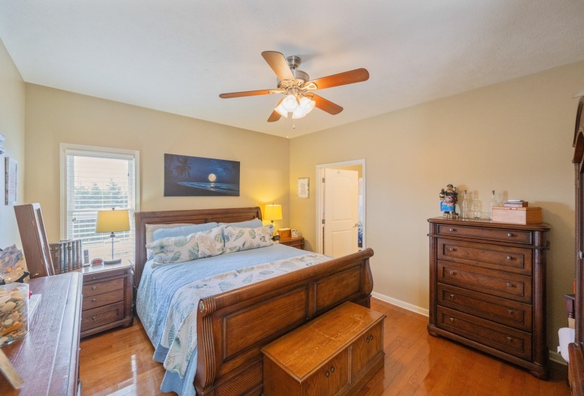 198 YARBRO HARBOR DR, Decaturville, Tennessee 38329, 3 Bedroom Bedrooms, 11 Room Rooms,3 BathroomBathrooms,Residential,For Sale,YARBRO HARBOR,0,10218557