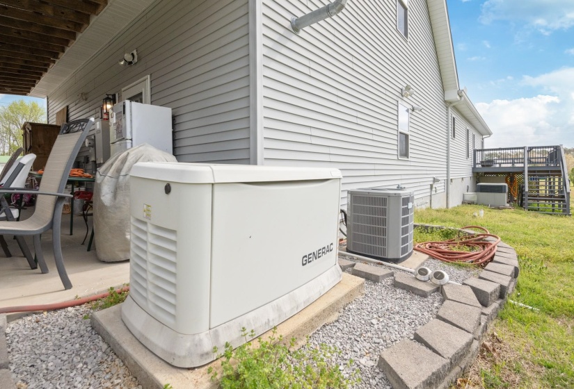 198 YARBRO HARBOR DR, Decaturville, Tennessee 38329, 3 Bedroom Bedrooms, 11 Room Rooms,3 BathroomBathrooms,Residential,For Sale,YARBRO HARBOR,0,10218557