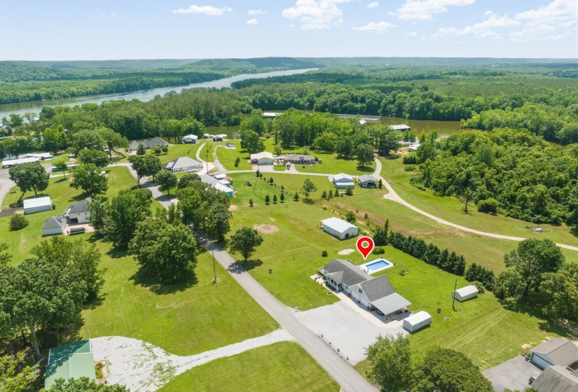 198 YARBRO HARBOR DR, Decaturville, Tennessee 38329, 3 Bedroom Bedrooms, 11 Room Rooms,3 BathroomBathrooms,Residential,For Sale,YARBRO HARBOR,0,10218557