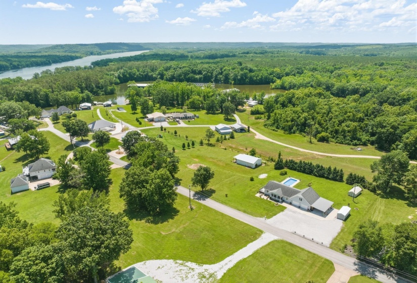 198 YARBRO HARBOR DR, Decaturville, Tennessee 38329, 3 Bedroom Bedrooms, 11 Room Rooms,3 BathroomBathrooms,Residential,For Sale,YARBRO HARBOR,0,10218557