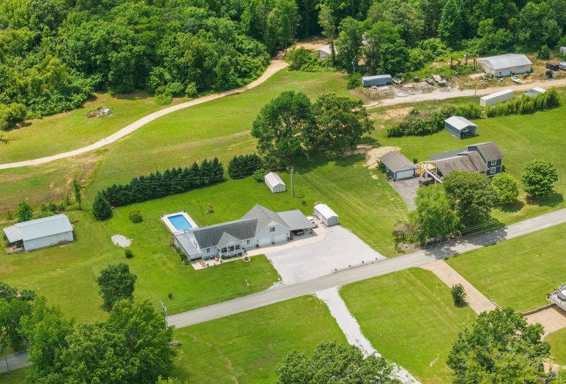 198 YARBRO HARBOR DR, Decaturville, Tennessee 38329, 3 Bedroom Bedrooms, 11 Room Rooms,3 BathroomBathrooms,Residential,For Sale,YARBRO HARBOR,0,10218557
