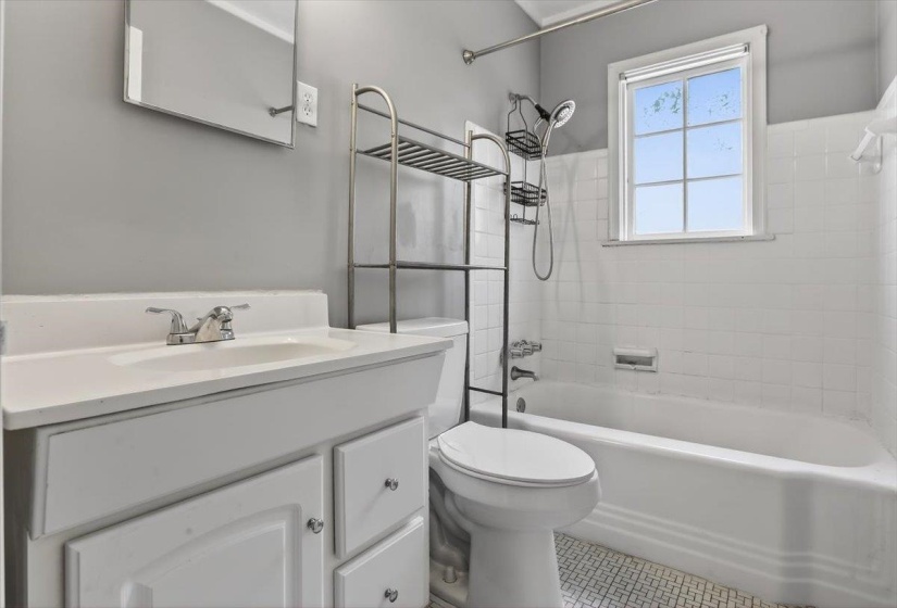 404 REESE ST, Memphis, Tennessee 38111, 3 Bedroom Bedrooms, 7 Room Rooms,2 BathroomBathrooms,Residential,For Sale,REESE,0,10218562