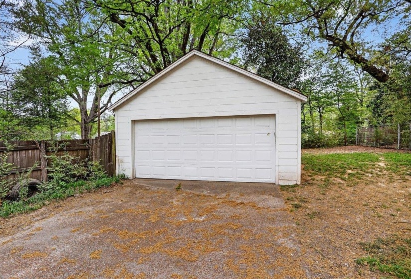404 REESE ST, Memphis, Tennessee 38111, 3 Bedroom Bedrooms, 7 Room Rooms,2 BathroomBathrooms,Residential,For Sale,REESE,0,10218562
