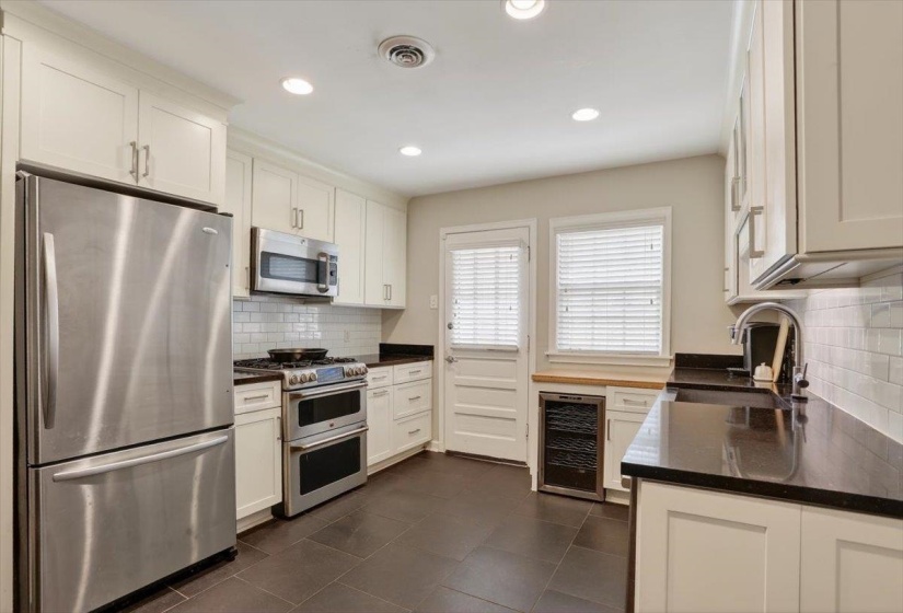 404 REESE ST, Memphis, Tennessee 38111, 3 Bedroom Bedrooms, 7 Room Rooms,2 BathroomBathrooms,Residential,For Sale,REESE,0,10218562