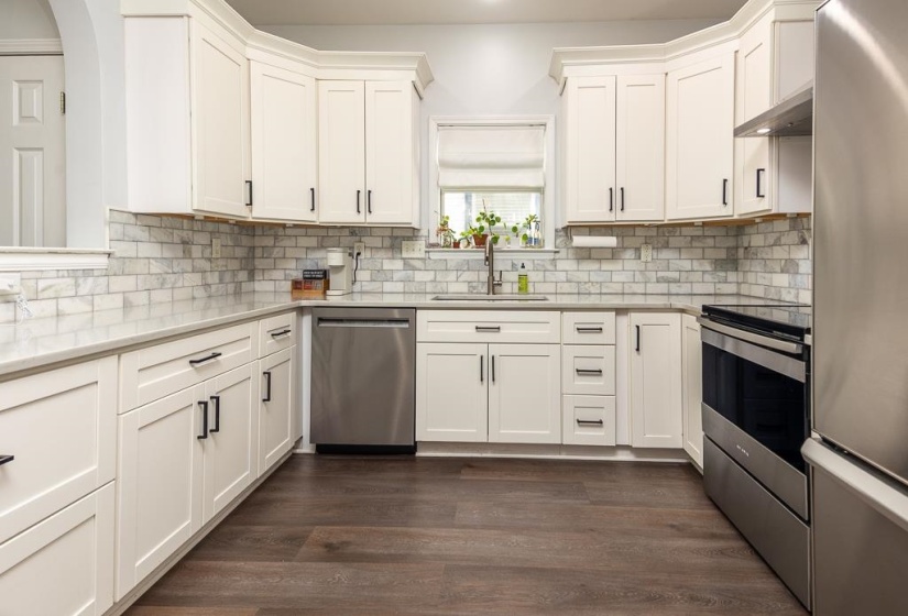 1290 ISLE POINTE DR, Memphis, Tennessee 38103, 3 Bedrooms Bedrooms, 6 Rooms Rooms,2.1 BathroomsBathrooms,Residential,For Sale,ISLE POINTE,10218564