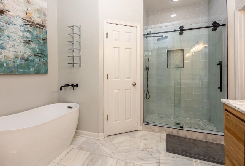 1290 ISLE POINTE DR, Memphis, Tennessee 38103, 3 Bedrooms Bedrooms, 6 Rooms Rooms,2.1 BathroomsBathrooms,Residential,For Sale,ISLE POINTE,10218564