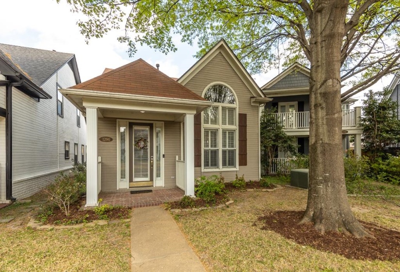1290 ISLE POINTE DR, Memphis, Tennessee 38103, 3 Bedrooms Bedrooms, 6 Rooms Rooms,2.1 BathroomsBathrooms,Residential,For Sale,ISLE POINTE,10218564