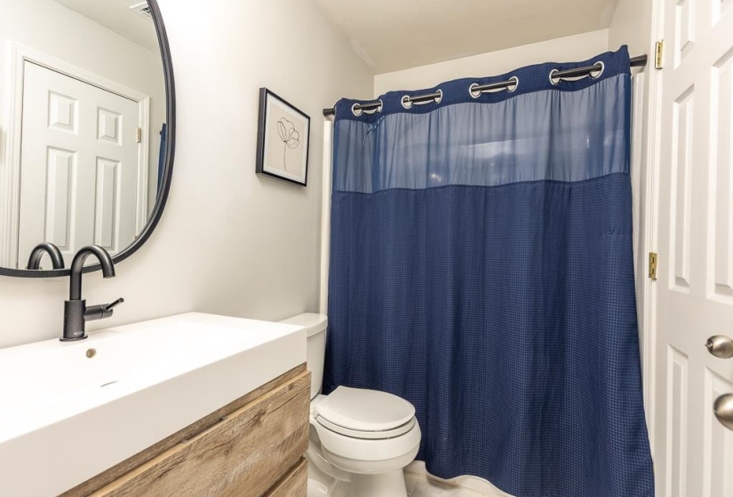 1290 ISLE POINTE DR, Memphis, Tennessee 38103, 3 Bedrooms Bedrooms, 6 Rooms Rooms,2.1 BathroomsBathrooms,Residential,For Sale,ISLE POINTE,10218564