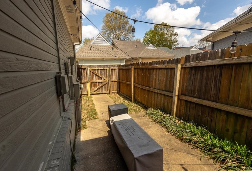 1290 ISLE POINTE DR, Memphis, Tennessee 38103, 3 Bedrooms Bedrooms, 6 Rooms Rooms,2.1 BathroomsBathrooms,Residential,For Sale,ISLE POINTE,10218564