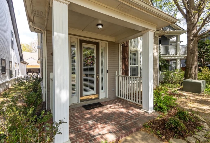 1290 ISLE POINTE DR, Memphis, Tennessee 38103, 3 Bedrooms Bedrooms, 6 Rooms Rooms,2.1 BathroomsBathrooms,Residential,For Sale,ISLE POINTE,10218564