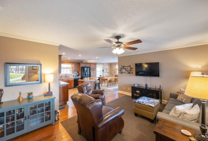 280 IRON HORSE TRL, Parsons, Tennessee 38363, 2 Bedroom Bedrooms, 8 Room Rooms,2 BathroomBathrooms,Residential,For Sale,IRON HORSE,0,10218566