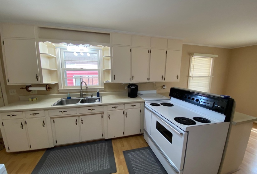 35 ROBERTSON ST, Savannah, Tennessee 38372, 3 Bedrooms Bedrooms, 6 Rooms Rooms,1 BathroomBathrooms,Residential,For Sale,ROBERTSON,10218568