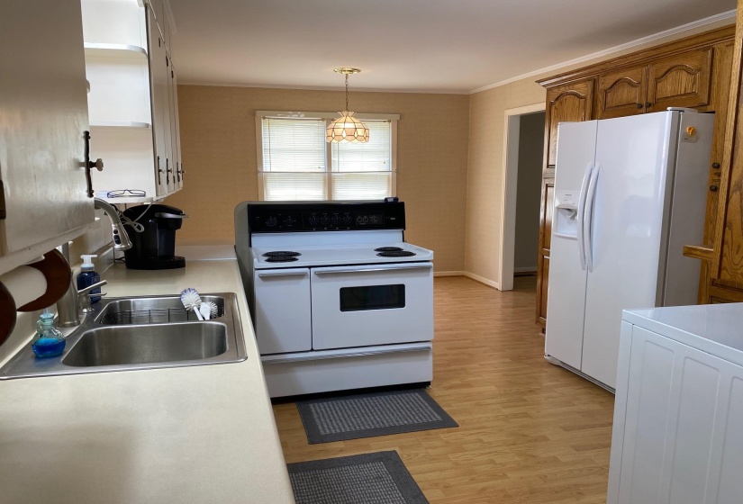 35 ROBERTSON ST, Savannah, Tennessee 38372, 3 Bedrooms Bedrooms, 6 Rooms Rooms,1 BathroomBathrooms,Residential,For Sale,ROBERTSON,10218568