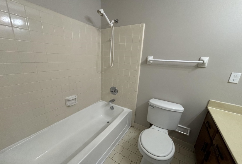 3722 FERN RIDGE RD, Memphis, Tennessee 38115, 2 Bedrooms Bedrooms, 5 Rooms Rooms,2.1 BathroomsBathrooms,Residential,For Sale,FERN RIDGE,10218574