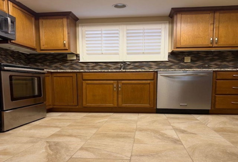 806 THISTLEDOWN DR, Memphis, Tennessee 38117, 2 Bedroom Bedrooms, 5 Room Rooms,1.1 BathroomBathrooms,Residential,For Sale,THISTLEDOWN,0,10218585