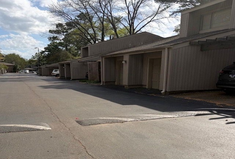806 THISTLEDOWN DR, Memphis, Tennessee 38117, 2 Bedroom Bedrooms, 5 Room Rooms,1.1 BathroomBathrooms,Residential,For Sale,THISTLEDOWN,0,10218585