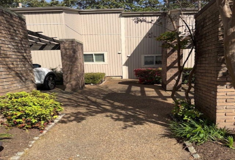806 THISTLEDOWN DR, Memphis, Tennessee 38117, 2 Bedroom Bedrooms, 5 Room Rooms,1.1 BathroomBathrooms,Residential,For Sale,THISTLEDOWN,0,10218585