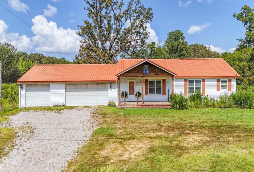 5115 226 HWY, Savannah, Tennessee 38372, 2 Bedrooms Bedrooms, 5 Rooms Rooms,1 BathroomBathrooms,Residential,For Sale,226,10202109