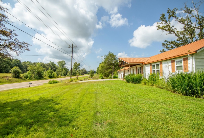 5115 226 HWY, Savannah, Tennessee 38372, 2 Bedrooms Bedrooms, 5 Rooms Rooms,1 BathroomBathrooms,Residential,For Sale,226,10202109