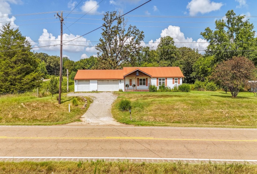 5115 226 HWY, Savannah, Tennessee 38372, 2 Bedrooms Bedrooms, 5 Rooms Rooms,1 BathroomBathrooms,Residential,For Sale,226,10202109