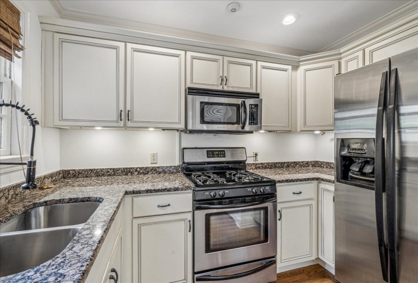 211 DILLE PL, Memphis, Tennessee 38111, 3 Bedroom Bedrooms, 3 Room Rooms,1.1 BathroomBathrooms,Residential,For Sale,DILLE,0,10217324