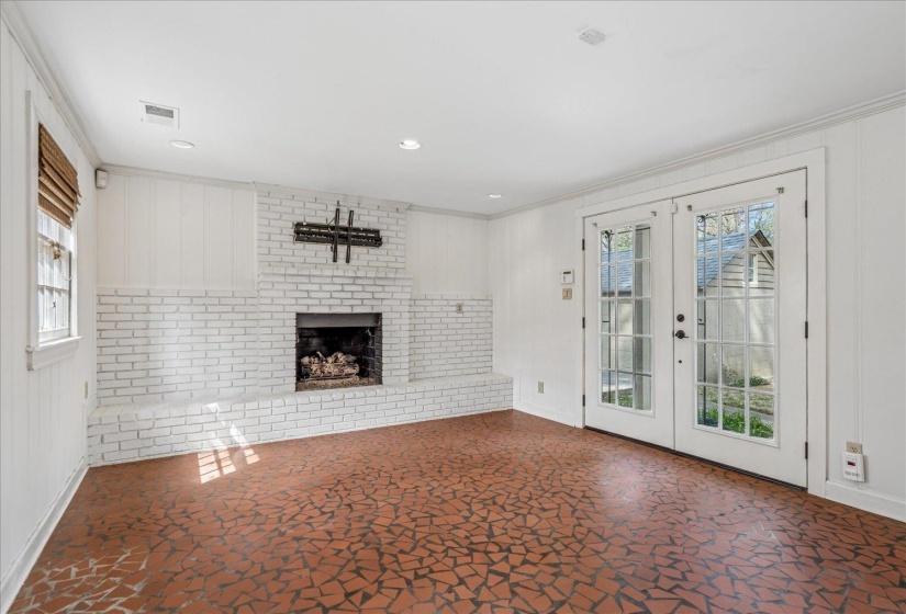 211 DILLE PL, Memphis, Tennessee 38111, 3 Bedroom Bedrooms, 3 Room Rooms,1.1 BathroomBathrooms,Residential,For Sale,DILLE,0,10217324