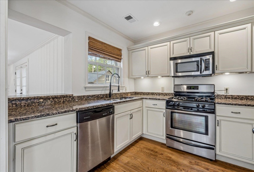 211 DILLE PL, Memphis, Tennessee 38111, 3 Bedroom Bedrooms, 3 Room Rooms,1.1 BathroomBathrooms,Residential,For Sale,DILLE,0,10217324