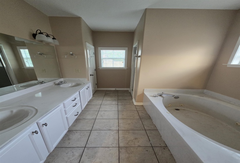 5186 GUFFIN ROAD RD, Bartlett, Tennessee 38135, 4 Bedroom Bedrooms, 9 Room Rooms,3 BathroomBathrooms,Residential,For Sale,GUFFIN ROAD,0,10218593