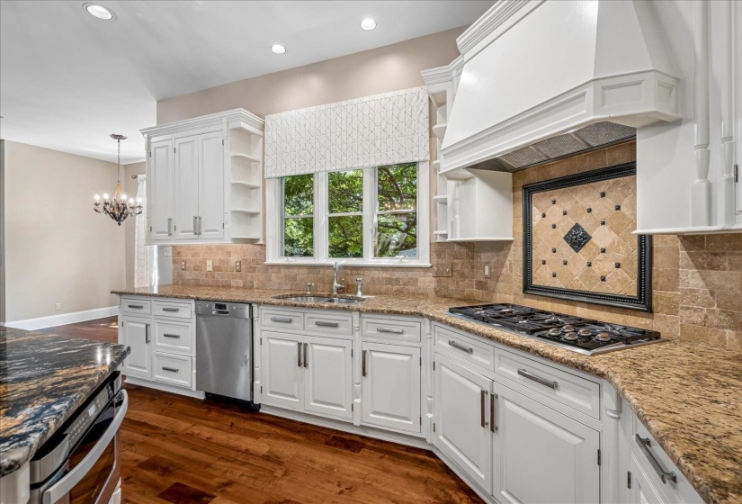 6032 EVENSONG CV, Memphis, Tennessee 38120, 3 Bedroom Bedrooms, 8 Room Rooms,2.2 BathroomBathrooms,Residential,For Sale,EVENSONG,0,10218612