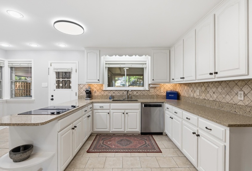 1247 YORKSHIRE CV, Memphis, Tennessee 38119, 4 Bedroom Bedrooms, 7 Room Rooms,2.1 BathroomBathrooms,Residential,For Sale,YORKSHIRE,0,10218622