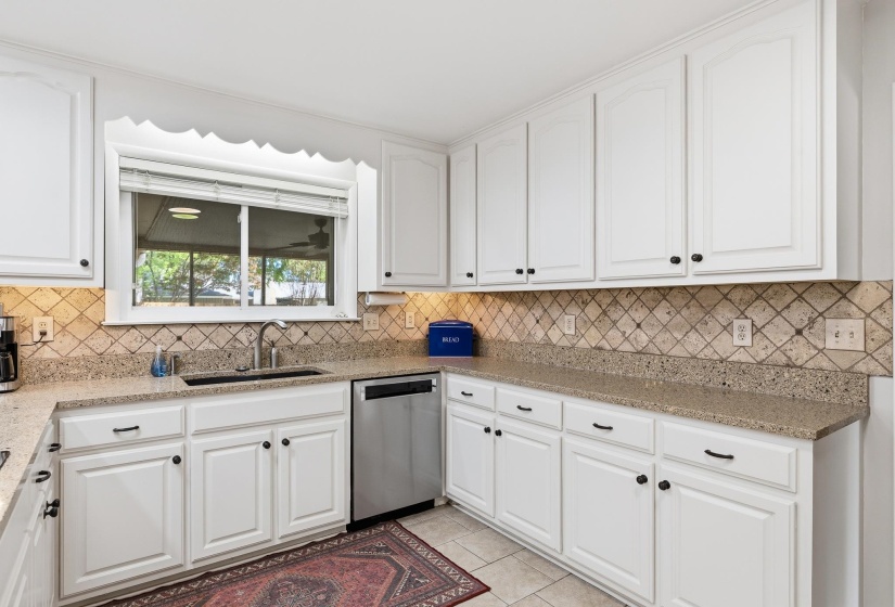 1247 YORKSHIRE CV, Memphis, Tennessee 38119, 4 Bedroom Bedrooms, 7 Room Rooms,2.1 BathroomBathrooms,Residential,For Sale,YORKSHIRE,0,10218622