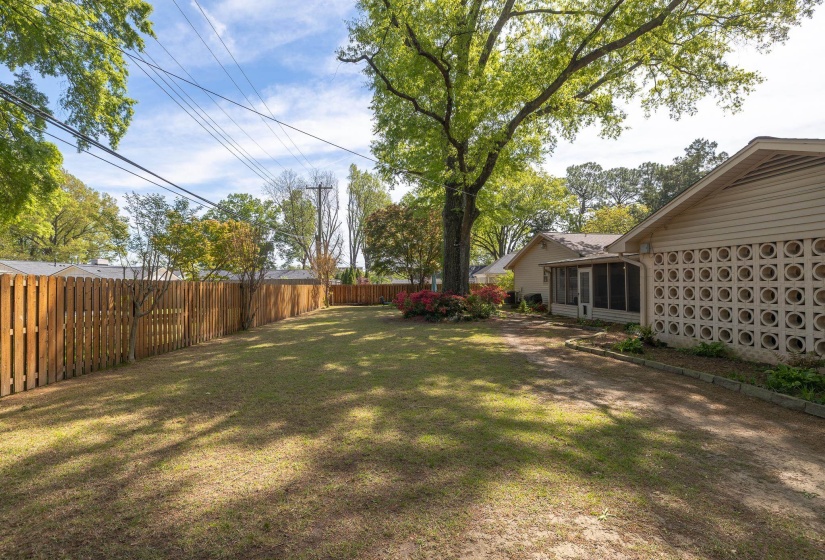 1247 YORKSHIRE CV, Memphis, Tennessee 38119, 4 Bedroom Bedrooms, 7 Room Rooms,2.1 BathroomBathrooms,Residential,For Sale,YORKSHIRE,0,10218622