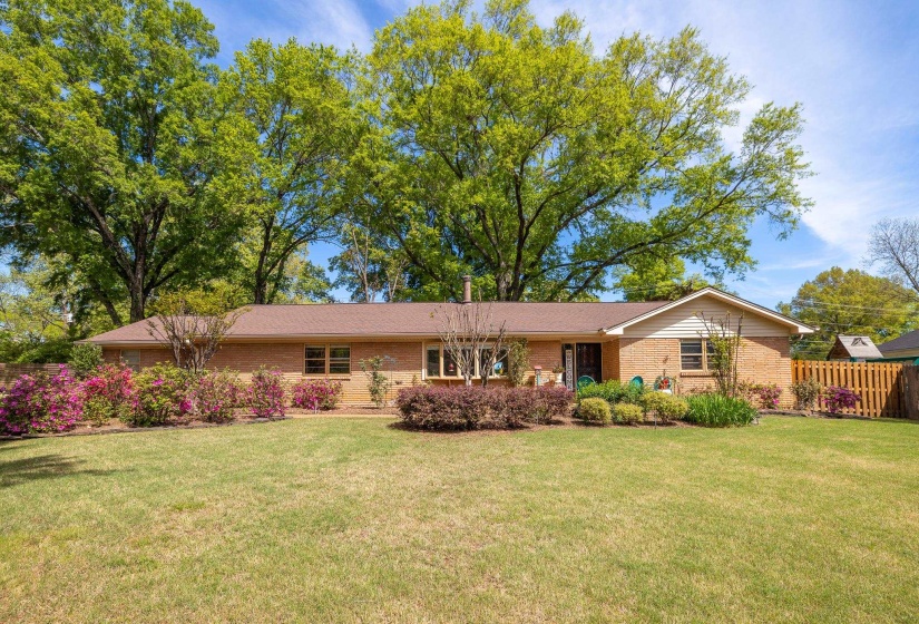 1247 YORKSHIRE CV, Memphis, Tennessee 38119, 4 Bedroom Bedrooms, 7 Room Rooms,2.1 BathroomBathrooms,Residential,For Sale,YORKSHIRE,0,10218622