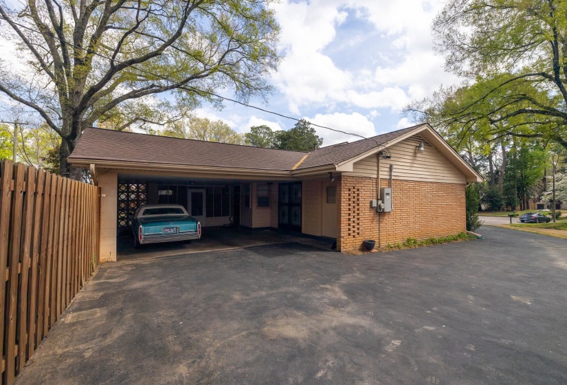 1247 YORKSHIRE CV, Memphis, Tennessee 38119, 4 Bedroom Bedrooms, 7 Room Rooms,2.1 BathroomBathrooms,Residential,For Sale,YORKSHIRE,0,10218622