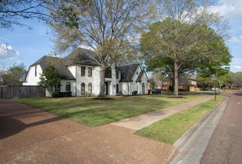 9634 GOTTEN WAY WAY, Germantown, Tennessee 38139, 6 Bedroom Bedrooms, 11 Room Rooms,3.1 BathroomBathrooms,Residential,For Sale,GOTTEN WAY,0,10218636