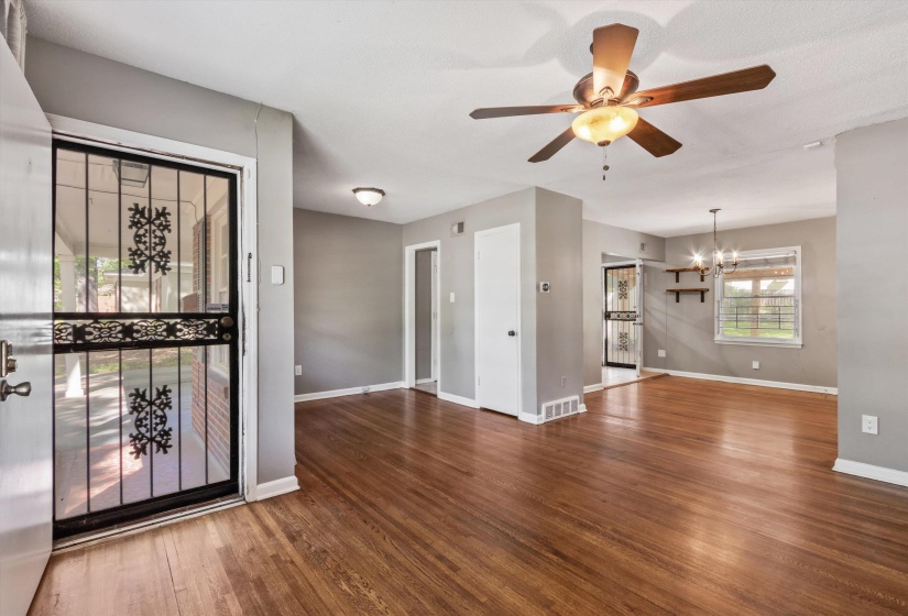 1450 WALTON RD, Memphis, Tennessee 38117, 2 Bedrooms Bedrooms, 6 Rooms Rooms,1 BathroomBathrooms,Residential,For Sale,WALTON,10218655