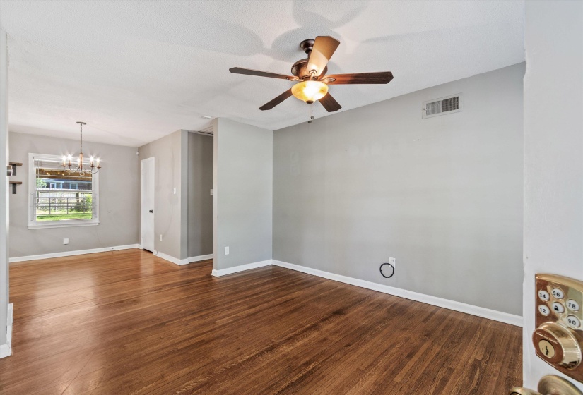 1450 WALTON RD, Memphis, Tennessee 38117, 2 Bedrooms Bedrooms, 6 Rooms Rooms,1 BathroomBathrooms,Residential,For Sale,WALTON,10218655