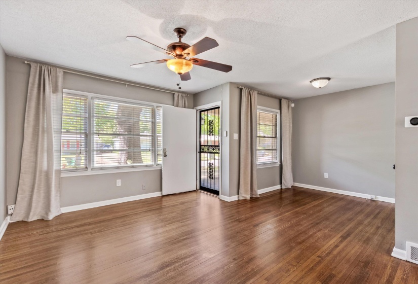 1450 WALTON RD, Memphis, Tennessee 38117, 2 Bedrooms Bedrooms, 6 Rooms Rooms,1 BathroomBathrooms,Residential,For Sale,WALTON,10218655