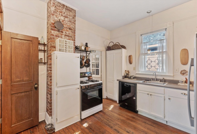 2094 CARR AVE, Memphis, Tennessee 38104, 2 Bedroom Bedrooms, 5 Room Rooms,1 BathroomBathrooms,Residential,For Sale,CARR,0,10218657