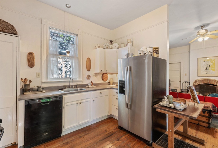2094 CARR AVE, Memphis, Tennessee 38104, 2 Bedroom Bedrooms, 5 Room Rooms,1 BathroomBathrooms,Residential,For Sale,CARR,0,10218657