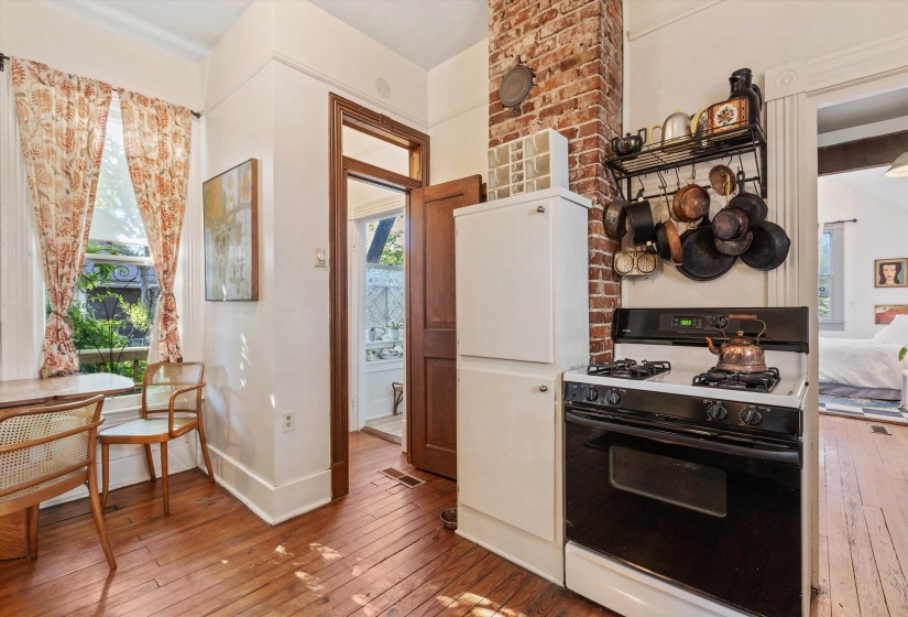 2094 CARR AVE, Memphis, Tennessee 38104, 2 Bedroom Bedrooms, 5 Room Rooms,1 BathroomBathrooms,Residential,For Sale,CARR,0,10218657