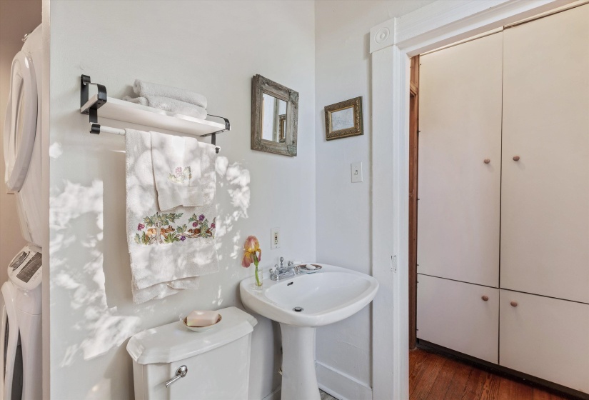 2094 CARR AVE, Memphis, Tennessee 38104, 2 Bedroom Bedrooms, 5 Room Rooms,1 BathroomBathrooms,Residential,For Sale,CARR,0,10218657
