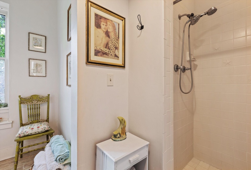 2094 CARR AVE, Memphis, Tennessee 38104, 2 Bedroom Bedrooms, 5 Room Rooms,1 BathroomBathrooms,Residential,For Sale,CARR,0,10218657
